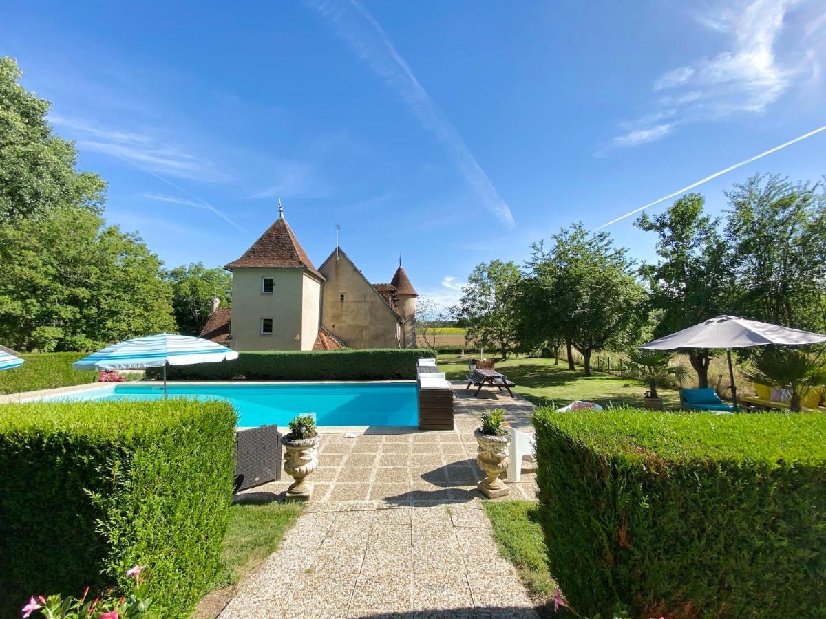 Le Petit Chateau De Sainte Colombe Bouges-le-Chateau Bagian luar foto